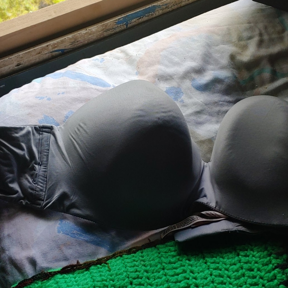VS Strapless bra